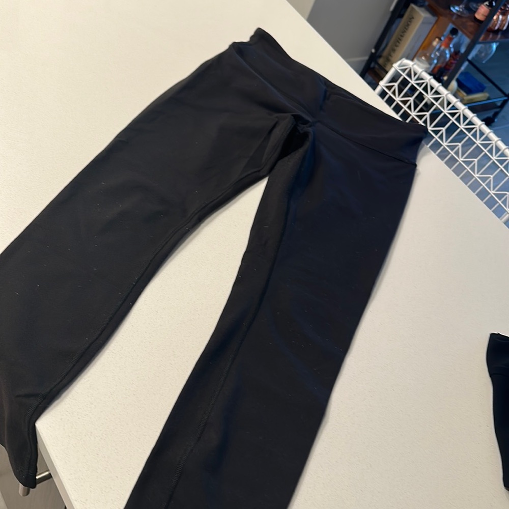 Lululemon Black Aligns Size 6 code C6